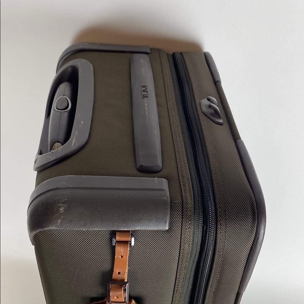 TUMI Alpha 2 Carry - On Expandable Suitcase 21” 2-Wheel Brown 22020ES2. - Picture 14 of 16